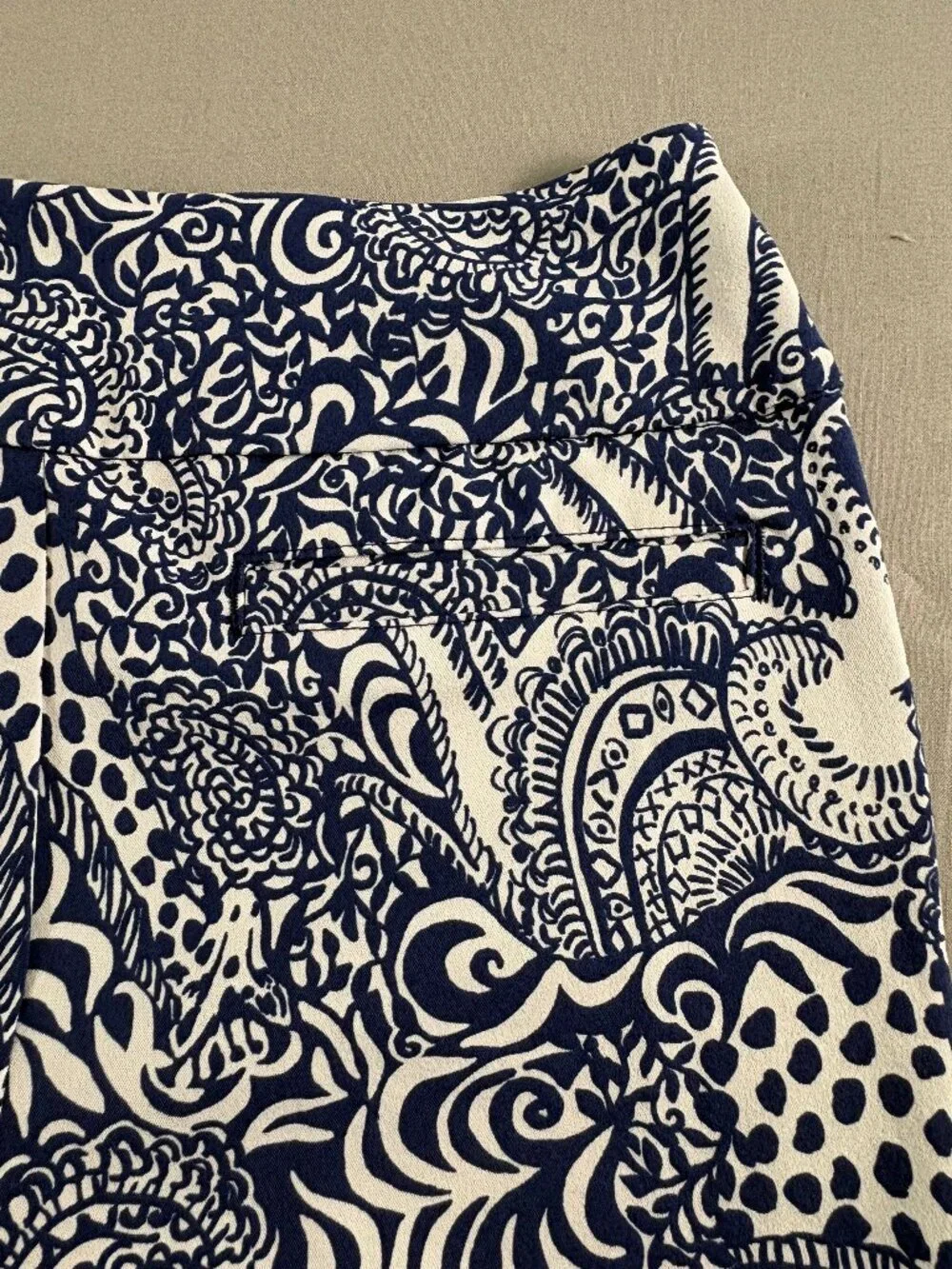 Lilly Pulitzer Luxletic Blue White Paisley Tile Print Leggings Pants Size 4 - Picture 6 of 10